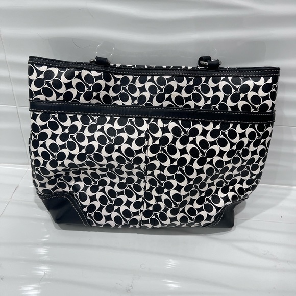 Authentic Coach purse, very good used condition. Black and white print. - Picture 3 of 8